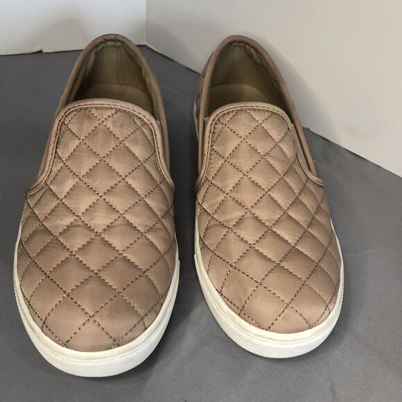 Steve Madden Womens Slip On Sneaker Pink Rose Quilted Size 7.5 - Picture 3 of 7